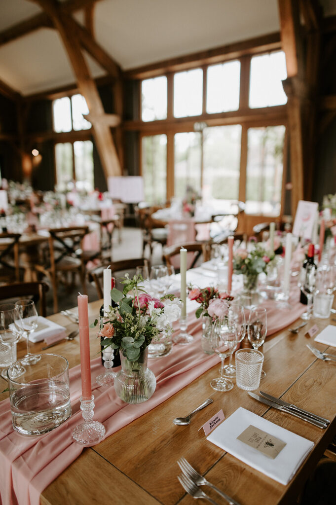 top table at retreat east with pink colour palette 